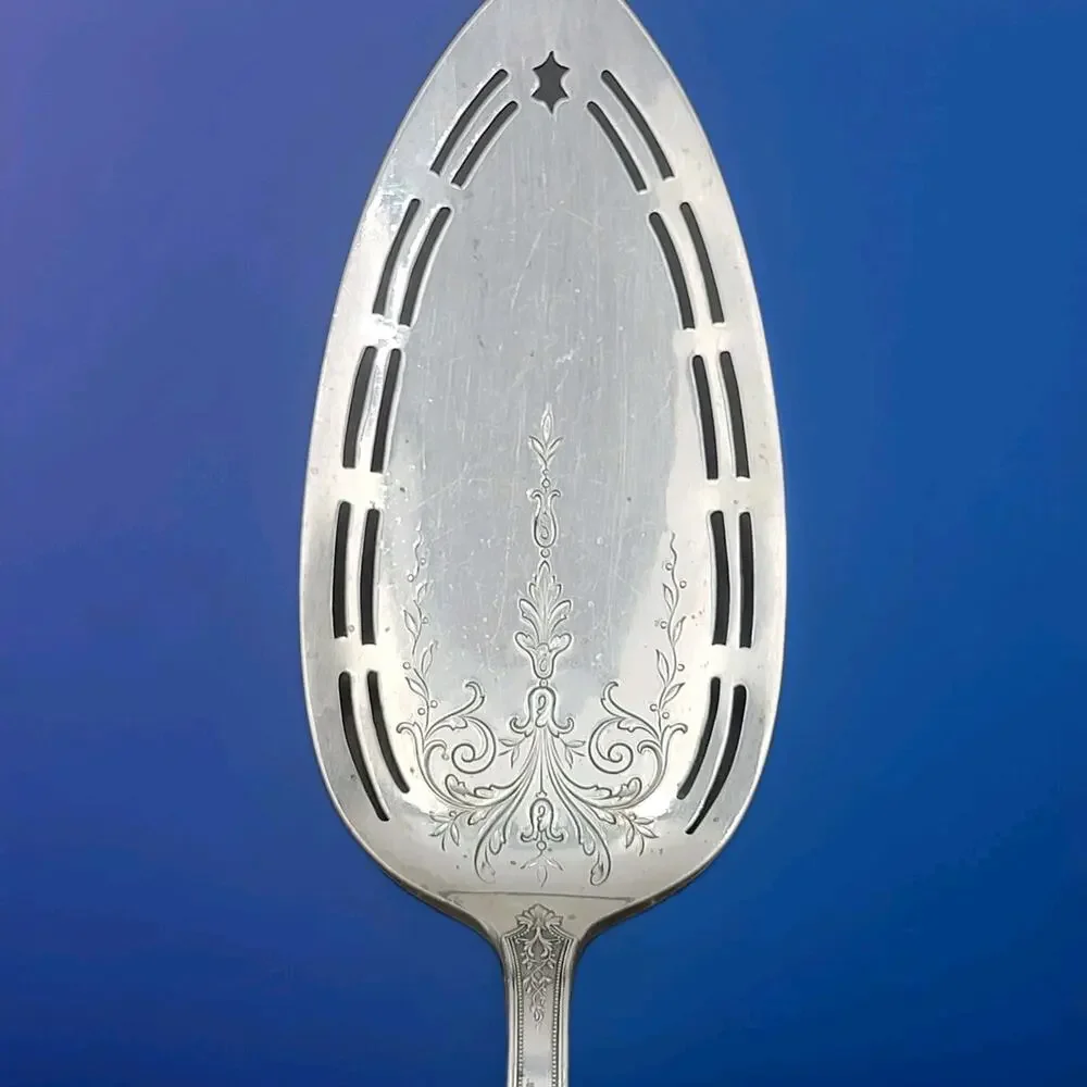 1847 Rogers Bros Ancestral Flatware Silverware Silver plated Cake Pie Server